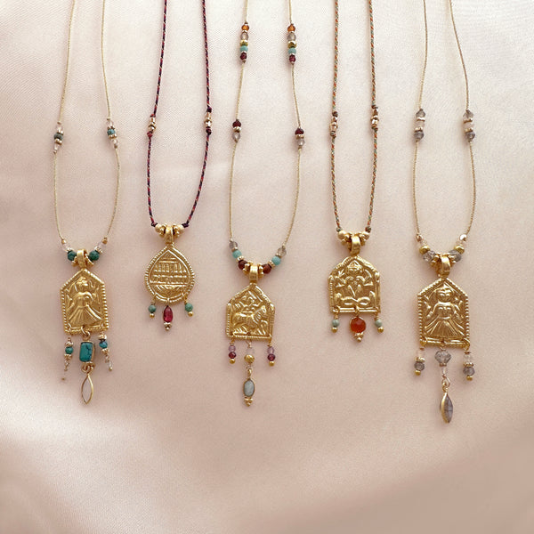Sajani - Collier Médaillon & Gemmes