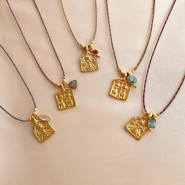 Anaya - Collier Médaillon Déesse