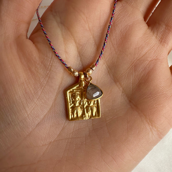 Anaya - Collier Médaillon Déesse