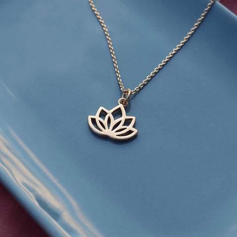 Nadi - Mini Lotus Necklace - Kurafuchi