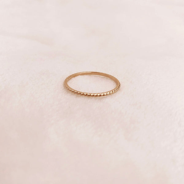 Uma - Dainty Textured Ring - Kurafuchi