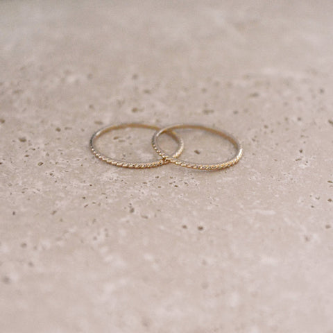 Uma - Dainty Textured Ring - Kurafuchi