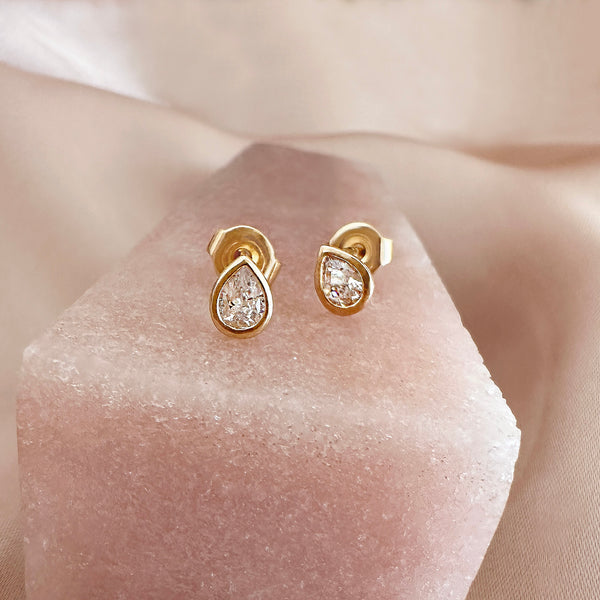 Gally - Teardrop Studs