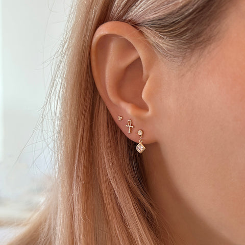 Amyra - Ankh Studs