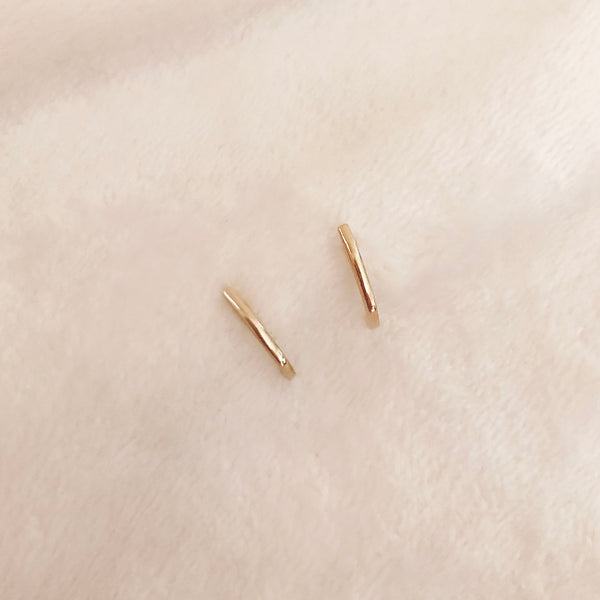 Tara - Curved Bar Studs