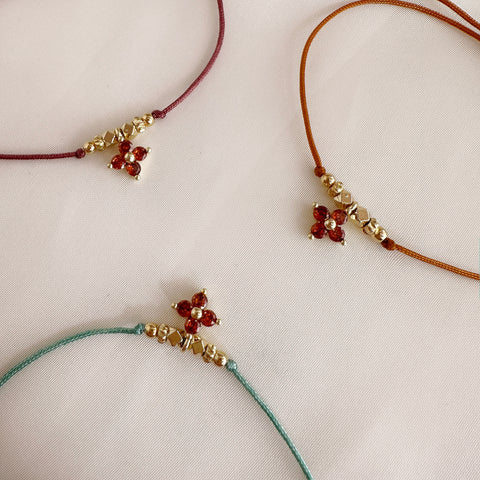 Suni - Flower Charm Bracelet