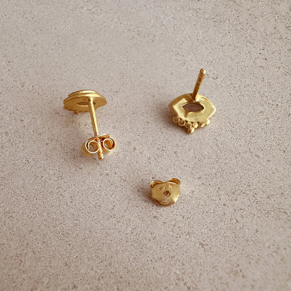 Naira - Peach Moonstone Eye Studs
