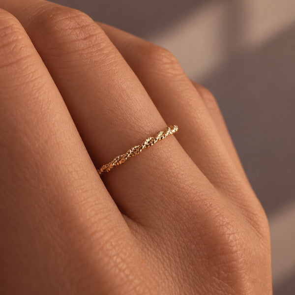 Rayna - Dainty Rope Ring