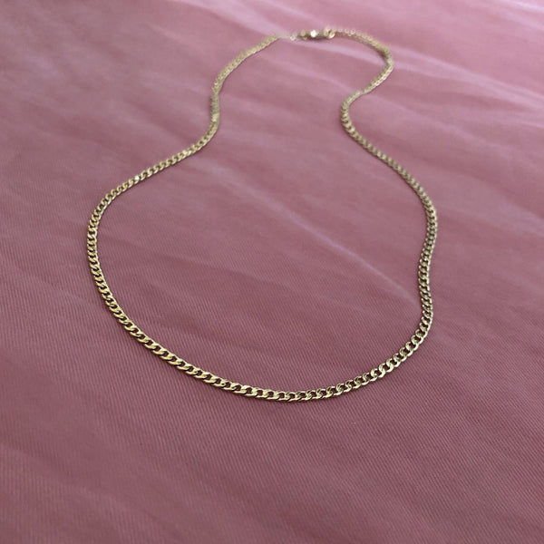 Plain chain gold necklace by Kurafuchi Jewelry.