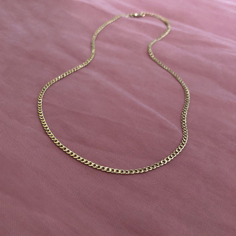 Plain chain gold necklace by Kurafuchi Jewelry.