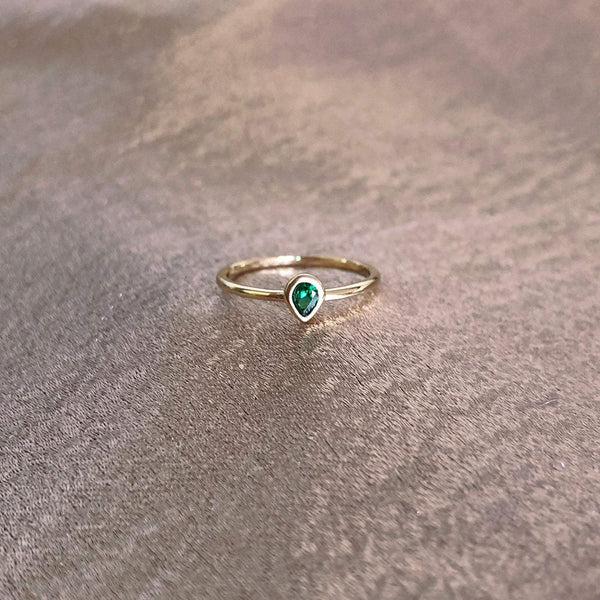 Lucinda - Green Teardrop Ring - Kurafuchi