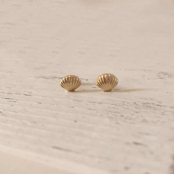 Lynae - Seashell Studs - Kurafuchi