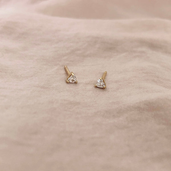 Suri - Mini CZ Heart Studs - Kurafuchi