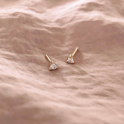 Suri - Mini CZ Heart Studs - Kurafuchi