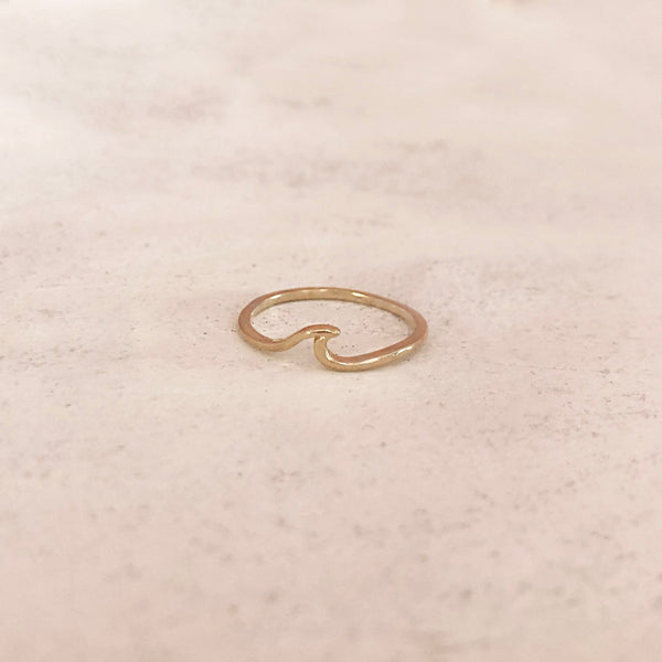 Talia - Dainty Wave Ring - Kurafuchi